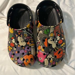 Disney Halloween themed Crocs. Features Minnie and Mickey in costume.